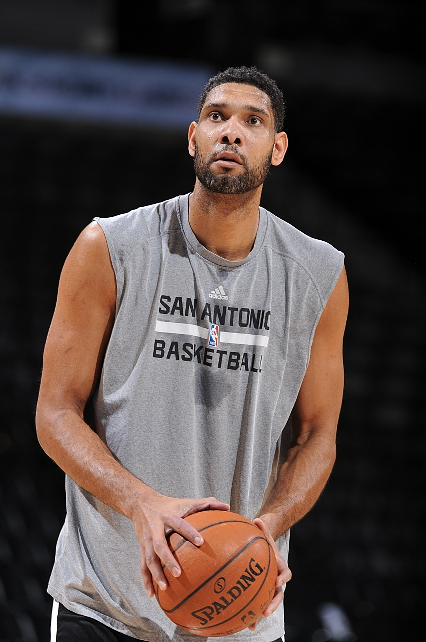 库里发布圣诞庆祝短片，穿的还是UA鞋（库里晒圣诞庆祝视频，脚上仍是UA战靴）