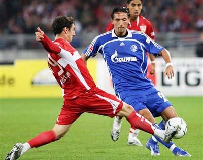 拉波尔塔犀利比喻：一群公鸡如何搅乱皇家马德里的鸡舍？（拉波尔塔妙喻：一群公鸡如何闹翻皇马鸡舍？）