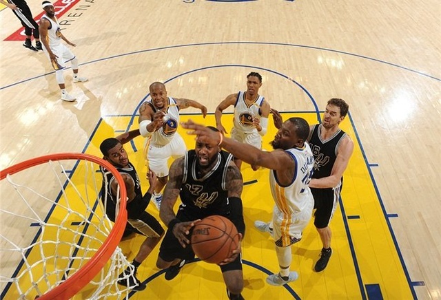 米体：米兰vs科莫的意甲联赛已经几乎不可能在珀斯举行（米体：米兰对科莫的意甲比赛基本无望在珀斯进行）