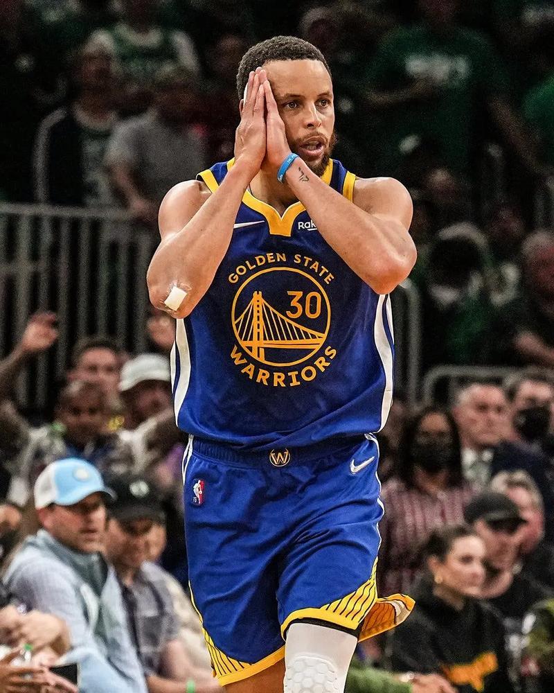 邓弗里斯：老图拉姆是我的偶像；生涯早期我不是最出色的球员（邓弗里斯：老图拉姆是我的榜样；职业初期我并非顶尖）